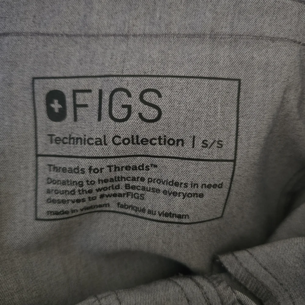 Figs Gray Cargo Pants with Comfortable Fit and Modern Design‎